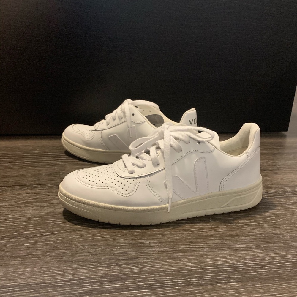 Veja V-10 Sneakers